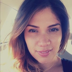 Meet your Posher, Alma